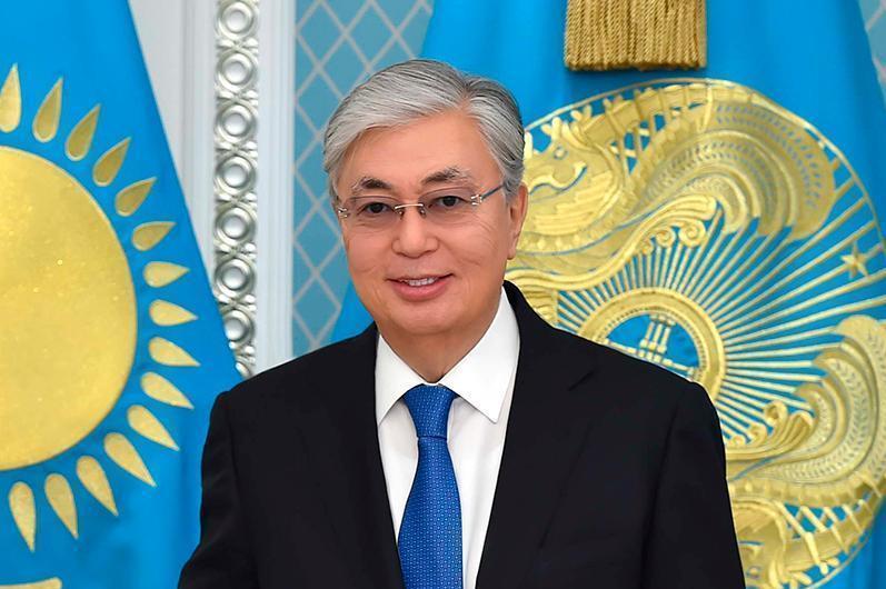Президент қазақстандықтарды елдің 19 миллионыншы тұрғынымен құттықтады