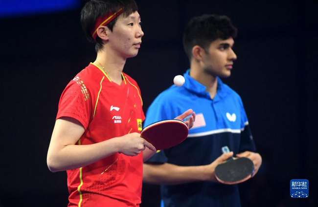 Үстел теннисінен әлем чемпионатында Қытай-АҚШ аралас құрамасының екі жұбы қатарласып алға шықты
