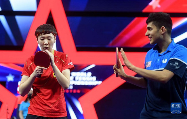 Үстел теннисінен әлем чемпионатында Қытай-АҚШ аралас құрамасының екі жұбы қатарласып алға шықты