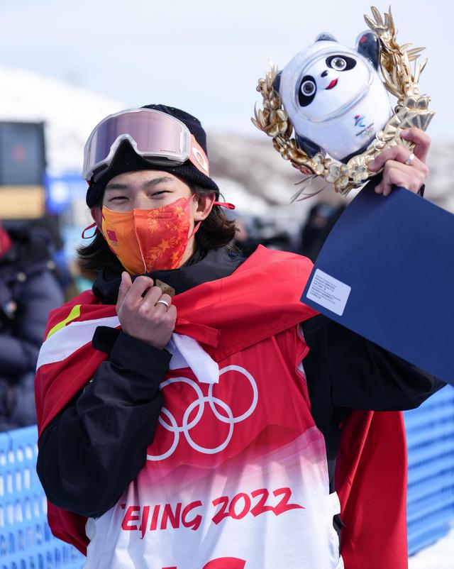 Қытайлық Су Имин сноубордтан күміс медаль алды