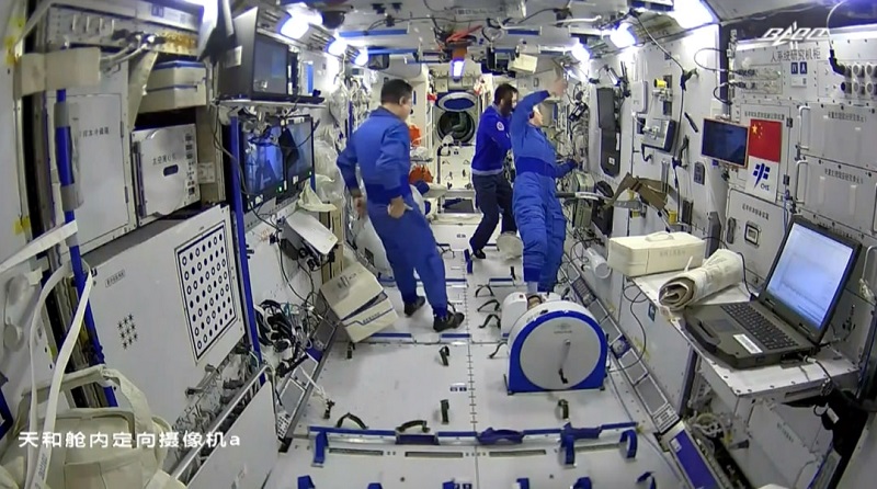 «Шэньчжоу-13» астронавт экипажының «үйге қайтатын» уақыты жақындады