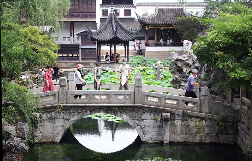 Цзянсу өлкесі Сучжоу қаласындағы Арыстан саябағы өзінің 680 жылдығын қарсы алды