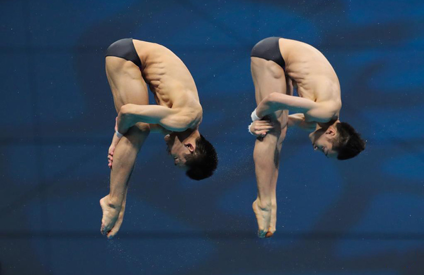 Жүзуден әлем чемпионатында Қытай спортшылары суға секіруден бір күнде қос алтын еншіледі