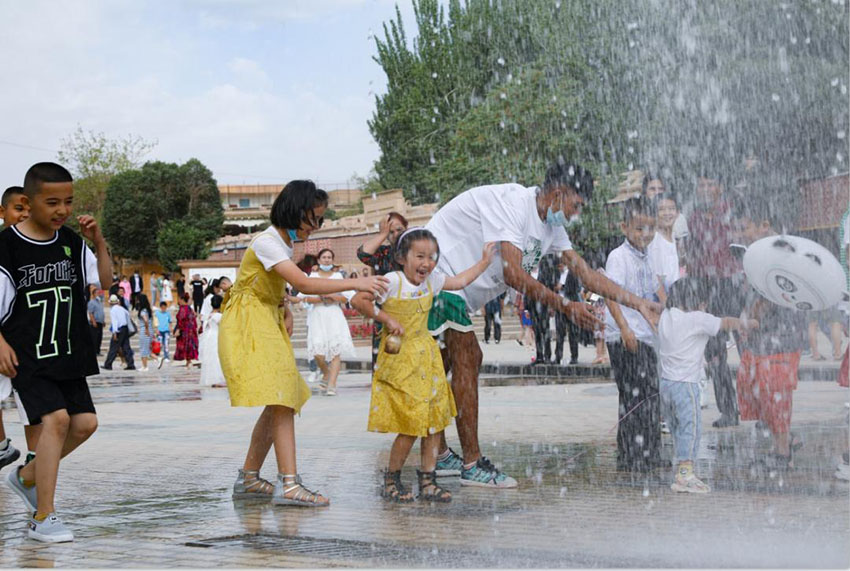 Шыңжаңдағы әр ұлт өкілдері Құрбан айт мейрамын тойлады