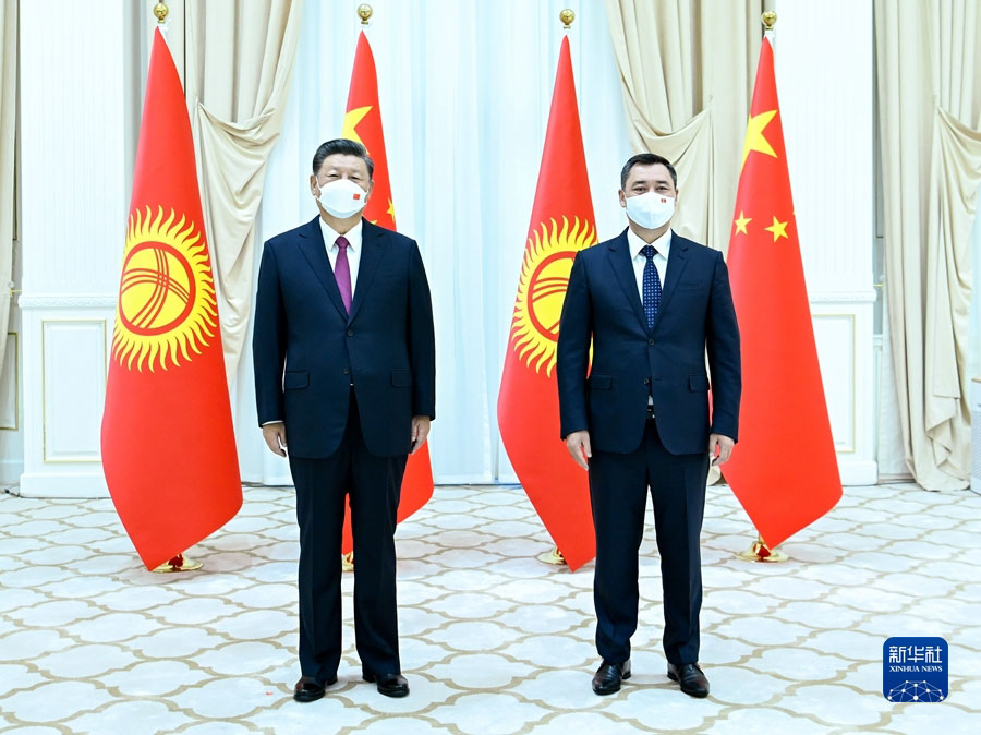 Си Цзиньпин Қырғызстан Президенті С.Жапаровпен кездесті