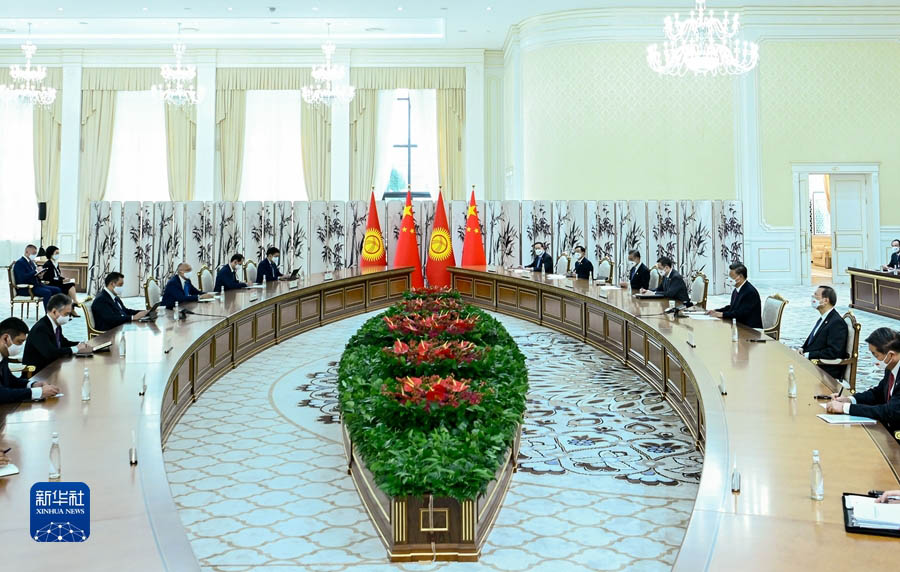 Си Цзиньпин Қырғызстан Президенті С.Жапаровпен кездесті