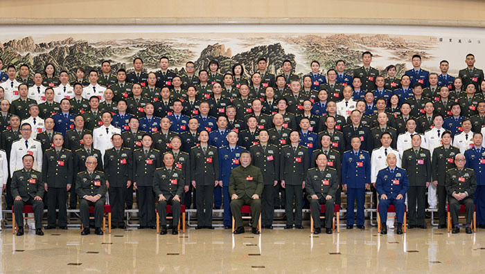 Си Цзиньпин жетекші әскери кадрлардың жиналысына қатысып, маңызды сөз сөйледі