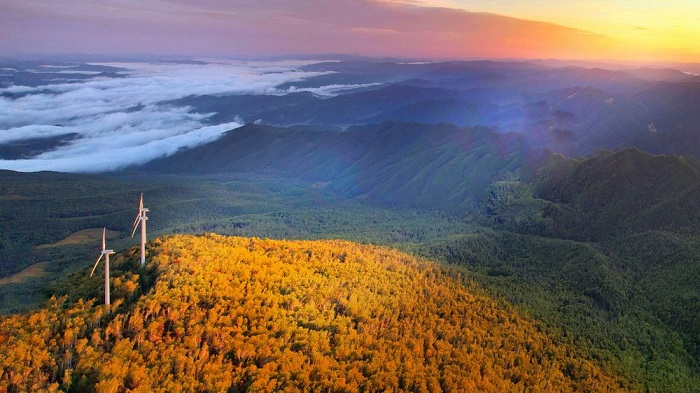 Қыс басындағы Хэйлунцзян тауларының көркем көрінісі