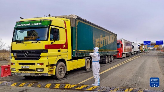 Қытай-Қазақстан шекарасындағы Бақты өткелінде импорт пен экспорт саудасы қауырт жүруде