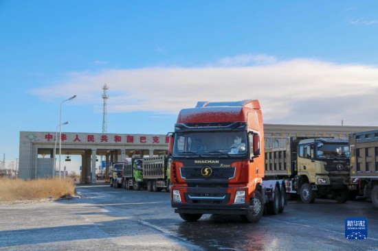 Қытай-Қазақстан шекарасындағы Бақты өткелінде импорт пен экспорт саудасы қауырт жүруде