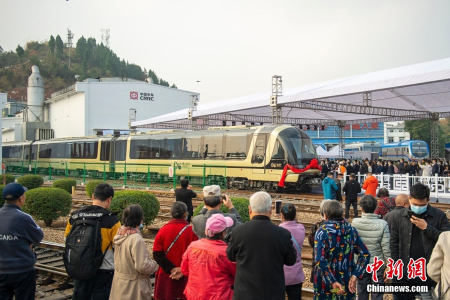 Қытайдағы алғашқы тісті рельсті (gear rail) пойыз Сычуань өлкесінің Цзян қаласында іске қосылды
