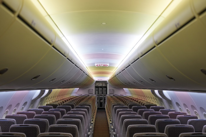 Әлемдегі алғашқы C919 ұшағы ресми түрде жеткізілді және 2023 жылдың көктемінде коммерциялық жолаушылар қызметіне енгізіледі деп күтілуде