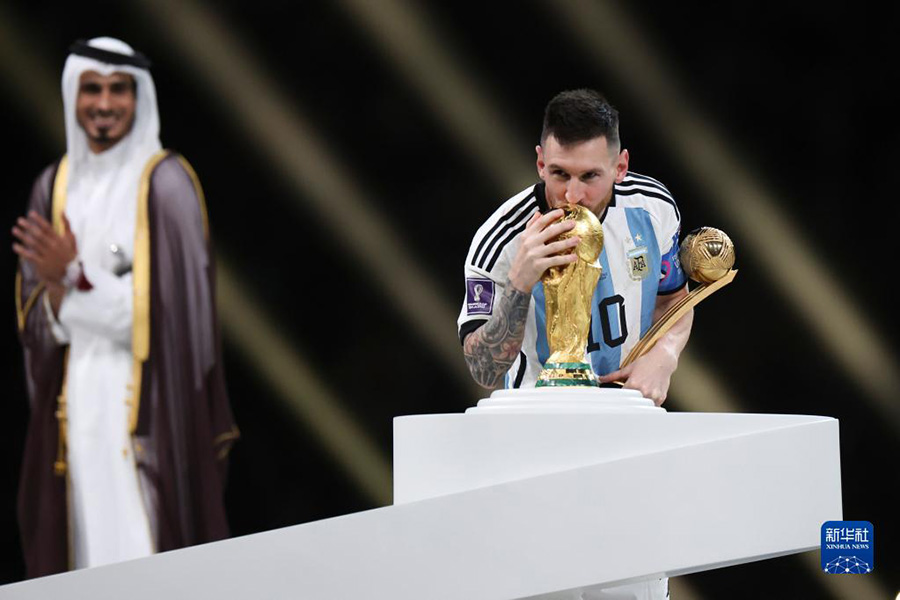 Аргентина әлем чемпионатын жеңіп алды. Месси алтын Кубокті сүйіп, төбесіне көтерді!