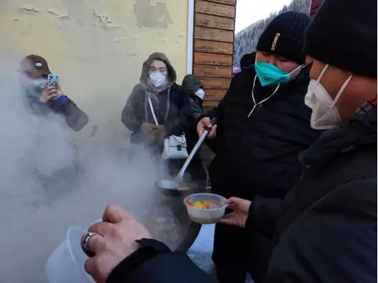 Шыңжаң қазақтары  Тяньшань аңғарындағы көрініс аумағында «Соғым фестивалін» құттықтады