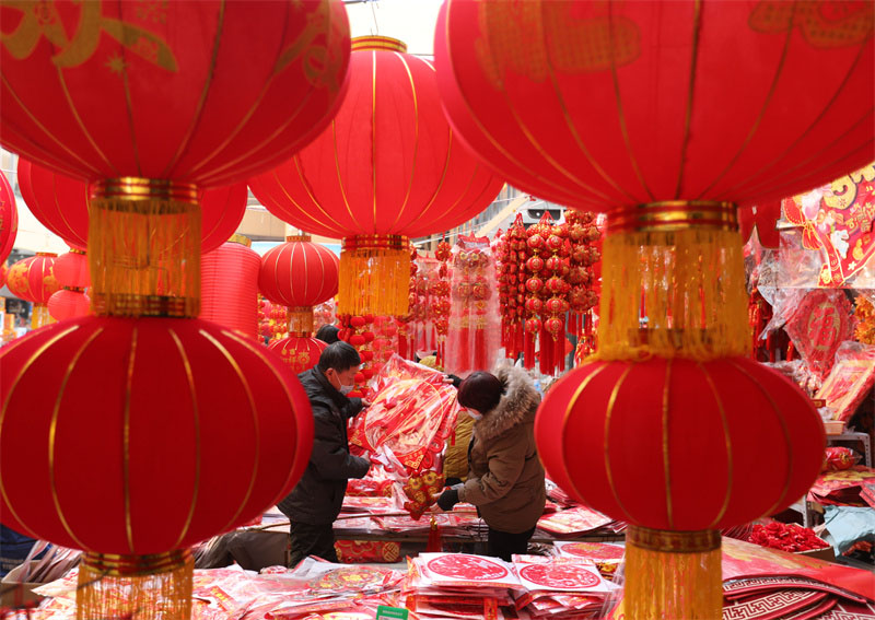 Қытайдың бүкіл аумағында көктем фестиваліне дайындық жүріп жатыр