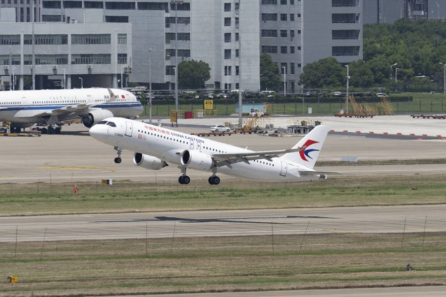 Қытайдың C919 жолаушылар ұшағы коммерциялық пайдалануға берілді