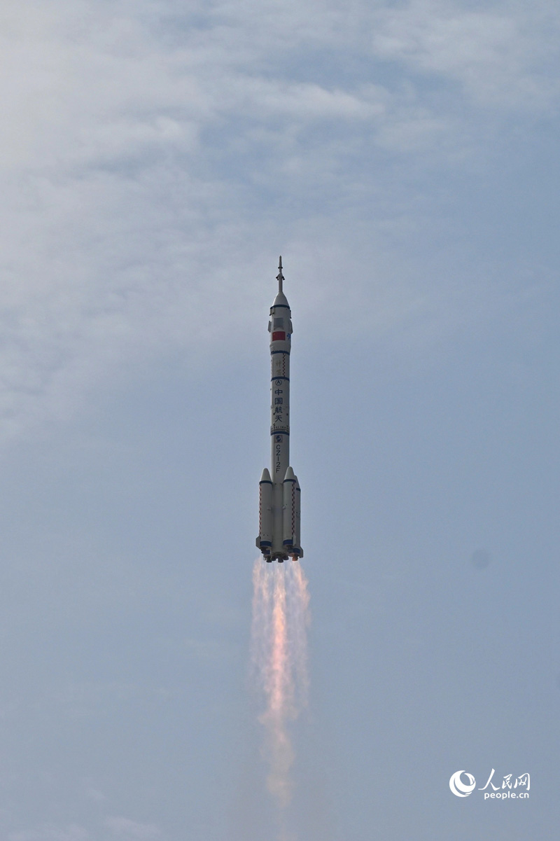 Басқарылатын «Шэньчжоу-16» ғарыш кемесі сәтті ұшырылды