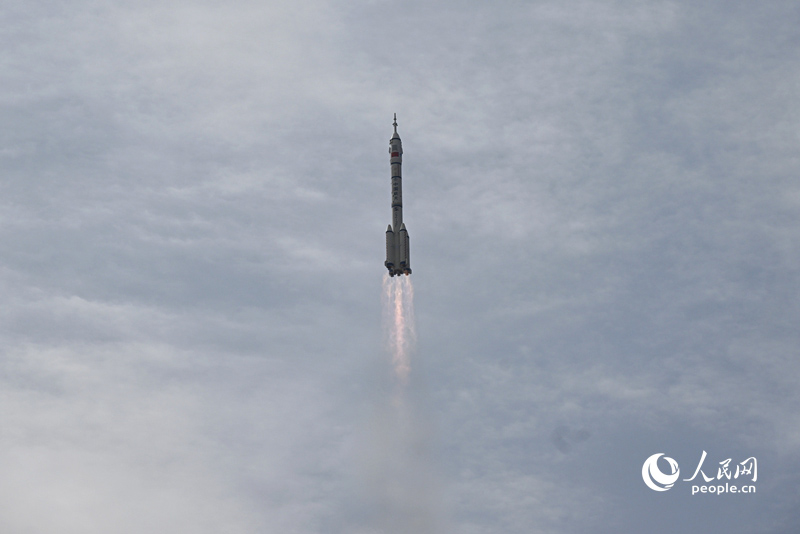 Басқарылатын «Шэньчжоу-16» ғарыш кемесі сәтті ұшырылды