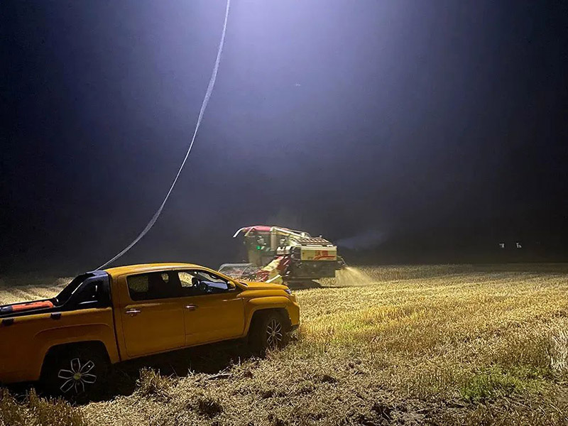 Хэнань өлкесінде дрондармен жарықтандыру фермерлердің түнделетіп бидай жинауына мүмкіндік берді