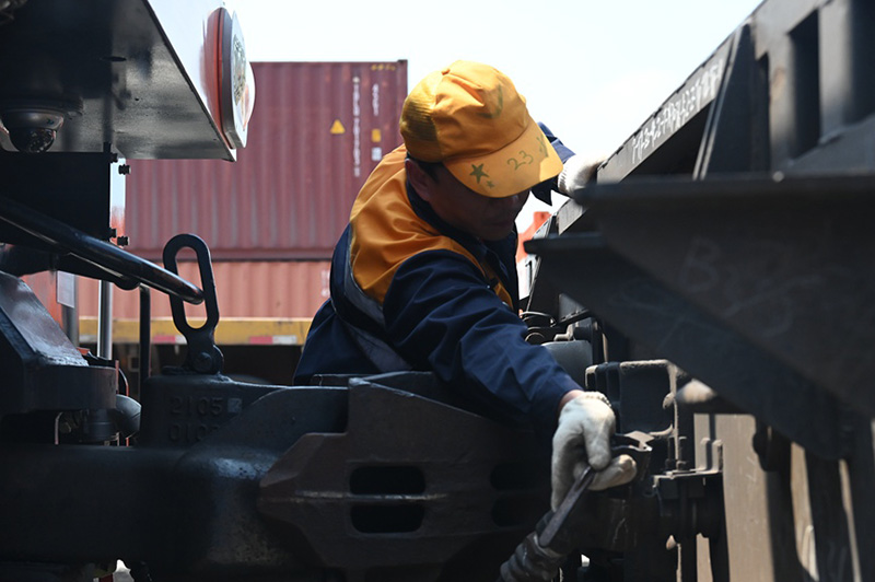 Қытай-Еуропа пойызы (Хэнань) он жылдан бері 670 000 TEU жіберді