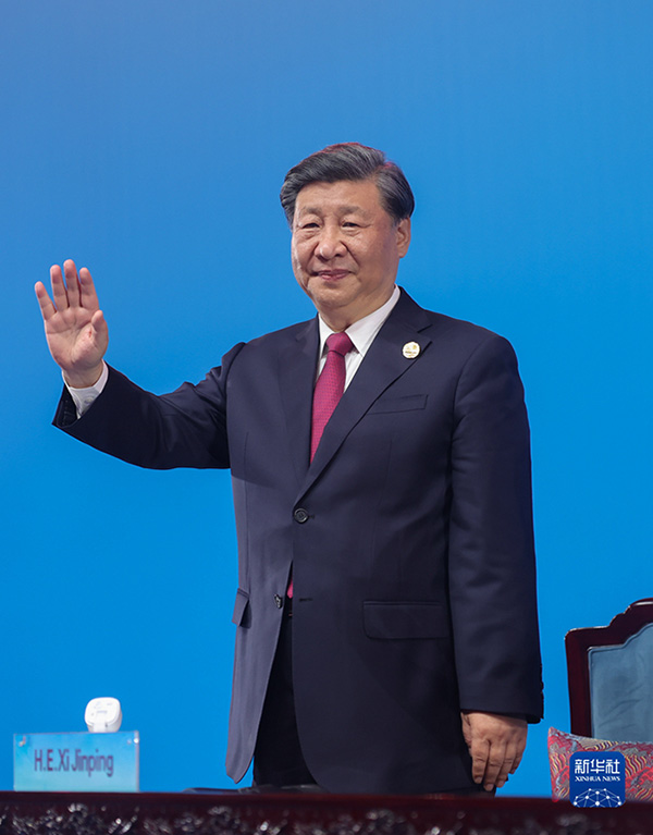 Си Цзиньпин Чэндудағы Универсиаданың ашылу салтанатына қатысты