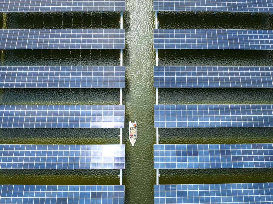 Тунлин, Аньхой:  «Балық бағымшылығы + күн энергиясы» фотоэлектрлік электр станциясы