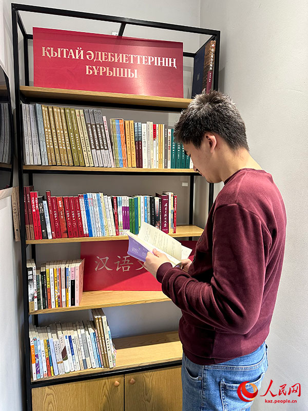 «Бір белдеу, бір жол» бірлескен құрылысы Қазақстанда «Қытай тіліне қызығушылықты» арттырды