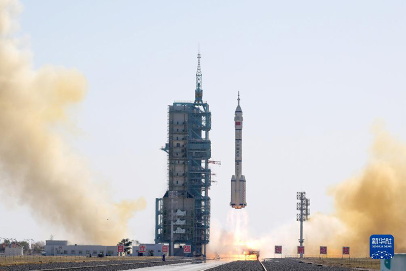 Басқарылатын «Шэньчжоу-17» ғарыш кемесі сәтті ұшырылды