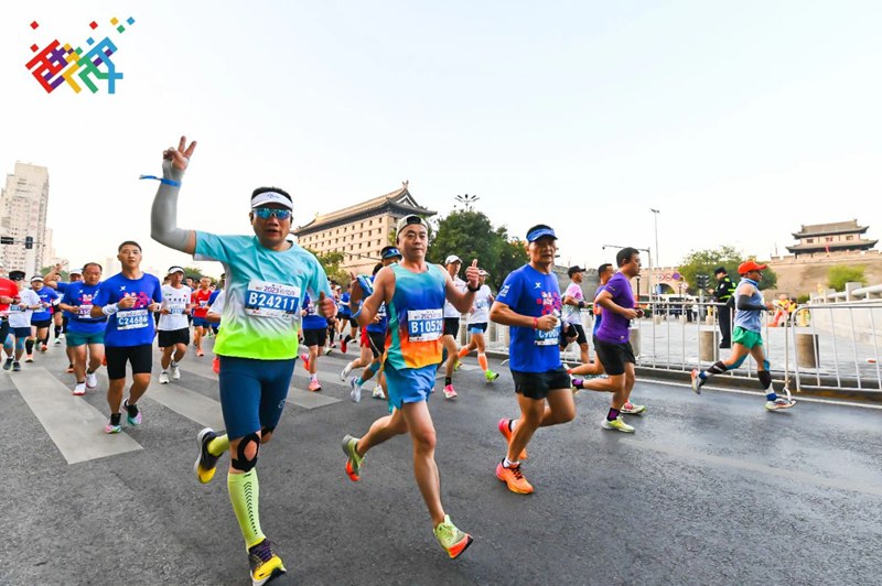 2023 жылғы Сиань марафоны басталып, ежелгі мыңжылдық астанаға 35 мың марафоншы жиналды