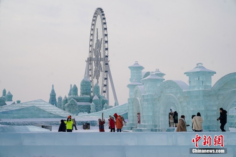 Харбинь қар-мұз әлемінің күндізгі көрінісін тамашалаңыз