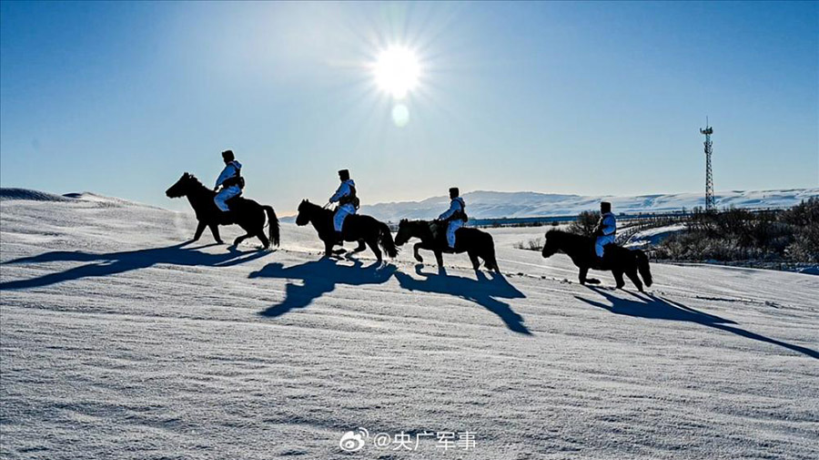 Жаңа шекарашылар атқа мініп, -30℃-та қарлы шекараны шарлады