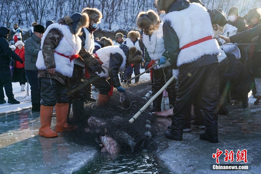 Хэйлунцзян: Цзинбо көлінде 9-шы Халықаралық қысқы балық аулау фестивалі басталды