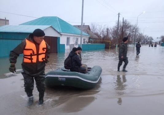 Қазақстандағы су тасқыны: су тасқыны қаупі бар аймақтардан 4,6 мыңнан астам адам эвакуацияланды