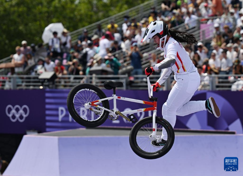Фристайл bmx әйелдер саябағы жарысының финалында Қытайлық өспірім чемпионатты жеңіп алды