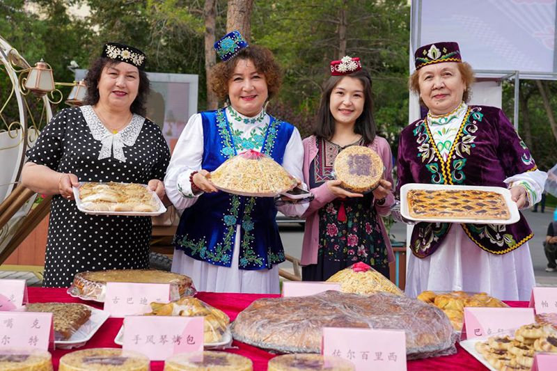 Шыңжаңдық әйел Зәйтүна ескі үйлер мен тағамдар арқылы татар мәдениетіне мұрагерлік етіп келеді