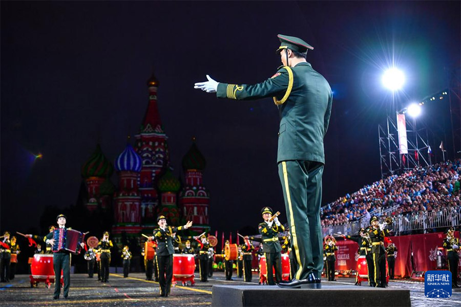 Қытай Халық-Азаттық армиясының әскери оркестрі «Spass Bell Tower» Халықаралық әскери музыка фестиваліне қатысты