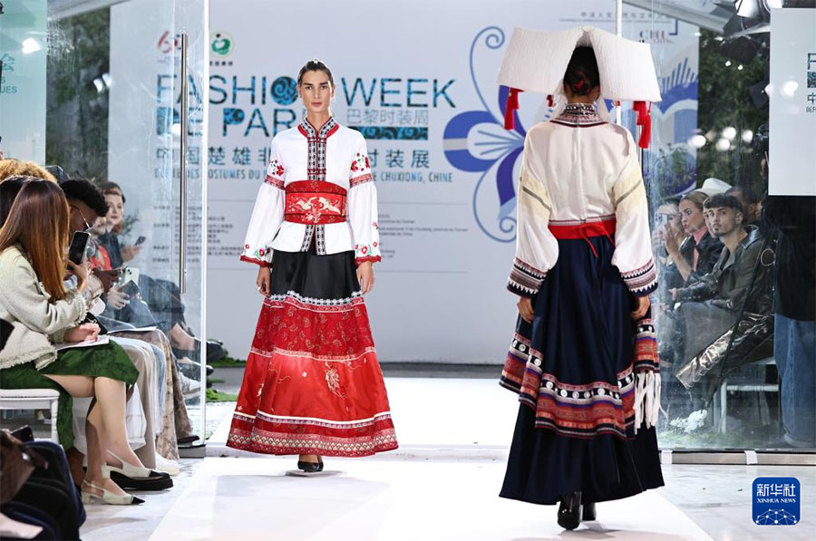 Чусюн облысының И кестесі Париждің сән көрмесінде