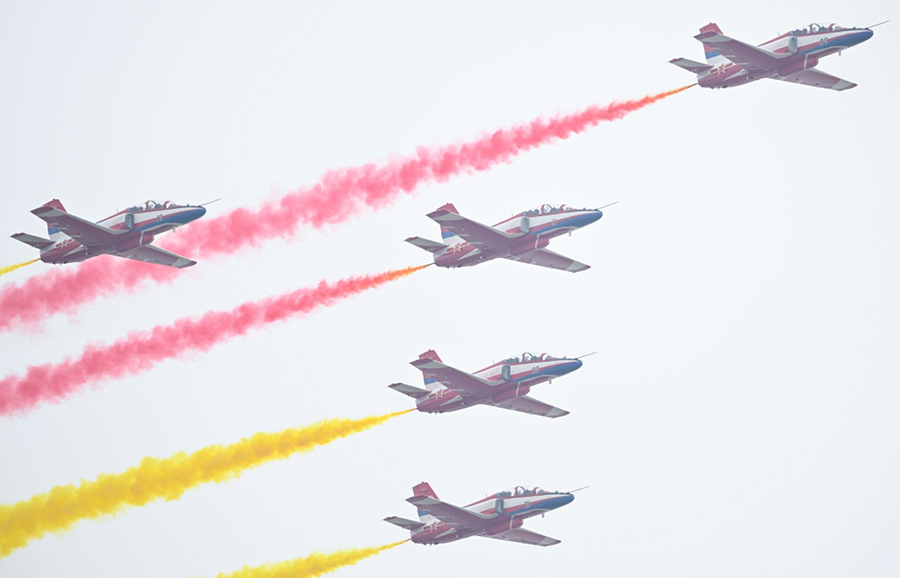 Әуе шоуы Қытай әуе күштерінің 75 жылдығын атап өтті