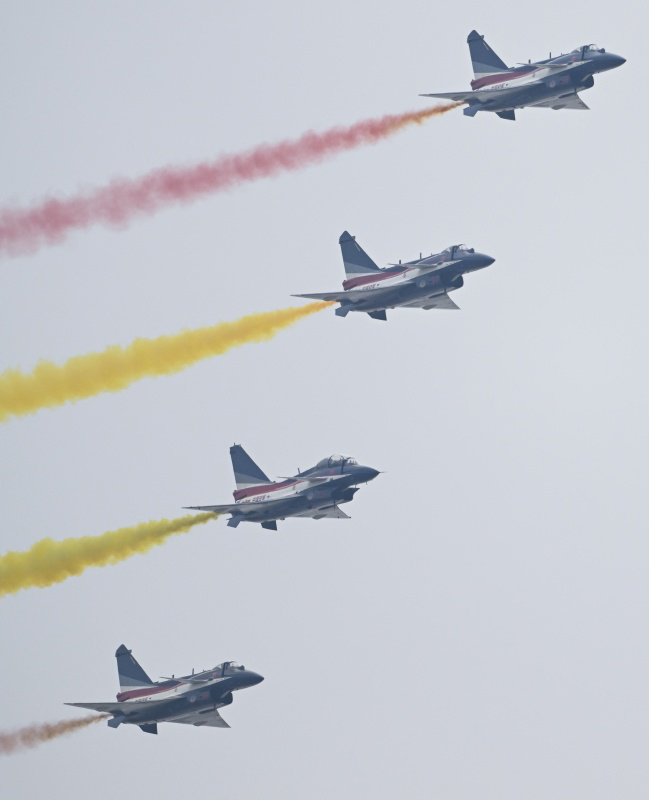 Әуе шоуы Қытай әуе күштерінің 75 жылдығын атап өтті