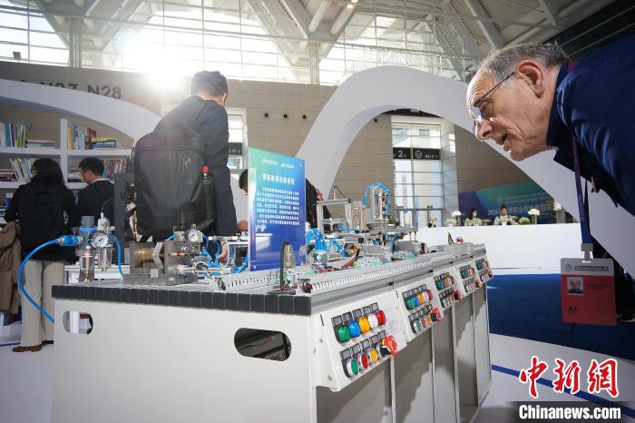 Тяньцзиньде 2024 Дүниежүзілік кәсіптік және техникалық білім беруді дамыту конференциясы басталды