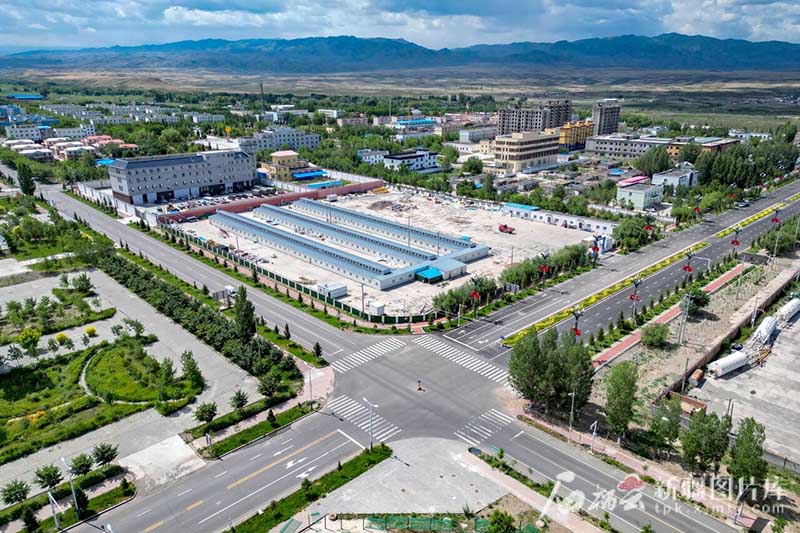 Жеменей порты шекара сызығындағы көркем көрініске айналды
