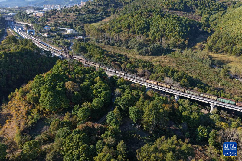 Қытай-Еуропа пойызының «Шығыс арнасы» Харбин-Суйфэньхэ теміржолы жаңартылып, қозғалысқа ашылды