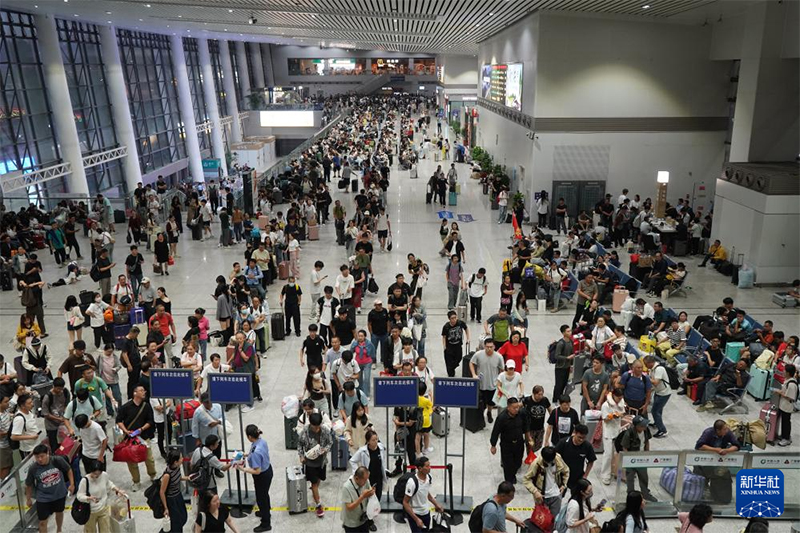 Қытайда қос мереке кезінде өңір аттаған жолаушылар саны 2,4 миллиардтан асты