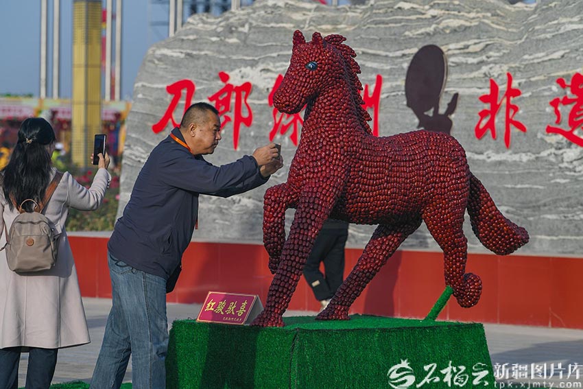 Шыңжаңның Қашқарында 6-ыншы Жібек Жолы мәдени фестивалі ашылды