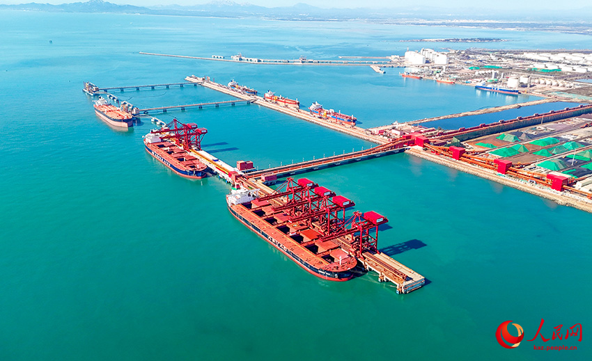 Елдегі алғашқы 400 000 тонналық цифрлық интеллектуалды терминал Циндао портында пайдалануға берілді