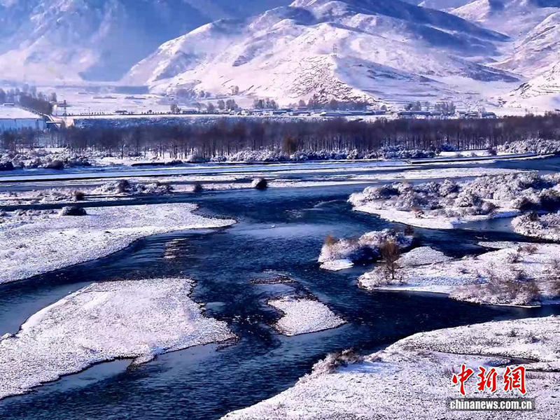 Цилянь тауының Цинхай аймағында қар жауды