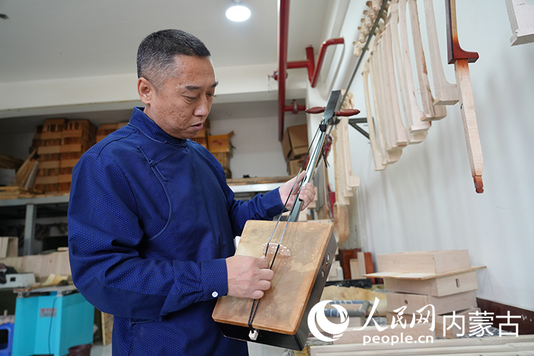 Моңғол музыкалық аспабы атбас қобыз мәдениеті қайта жанданды