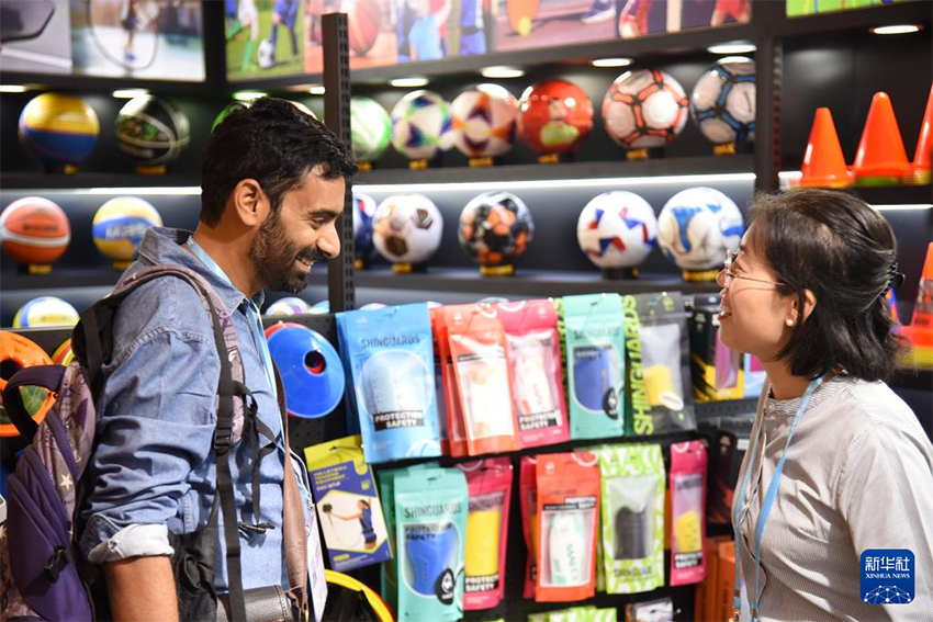 138-інші Кантон жәрмеңкесі жабылды, Қатысқан шетелдік сатып алушылардың саны жаңа деңгейге жетті