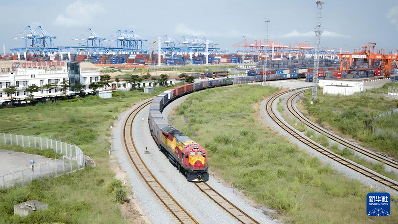 Қытайдың Батыс құрлық-теңіз жаңа арнасынан өткен пойыздардың жүк тасымалы биыл 1,2 млн TEU-ден асты