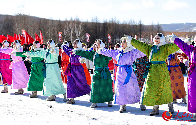 Ішкі Моңғұлдың Аршань қаласындағы қар-мұз фестивалін тамашалаңыз